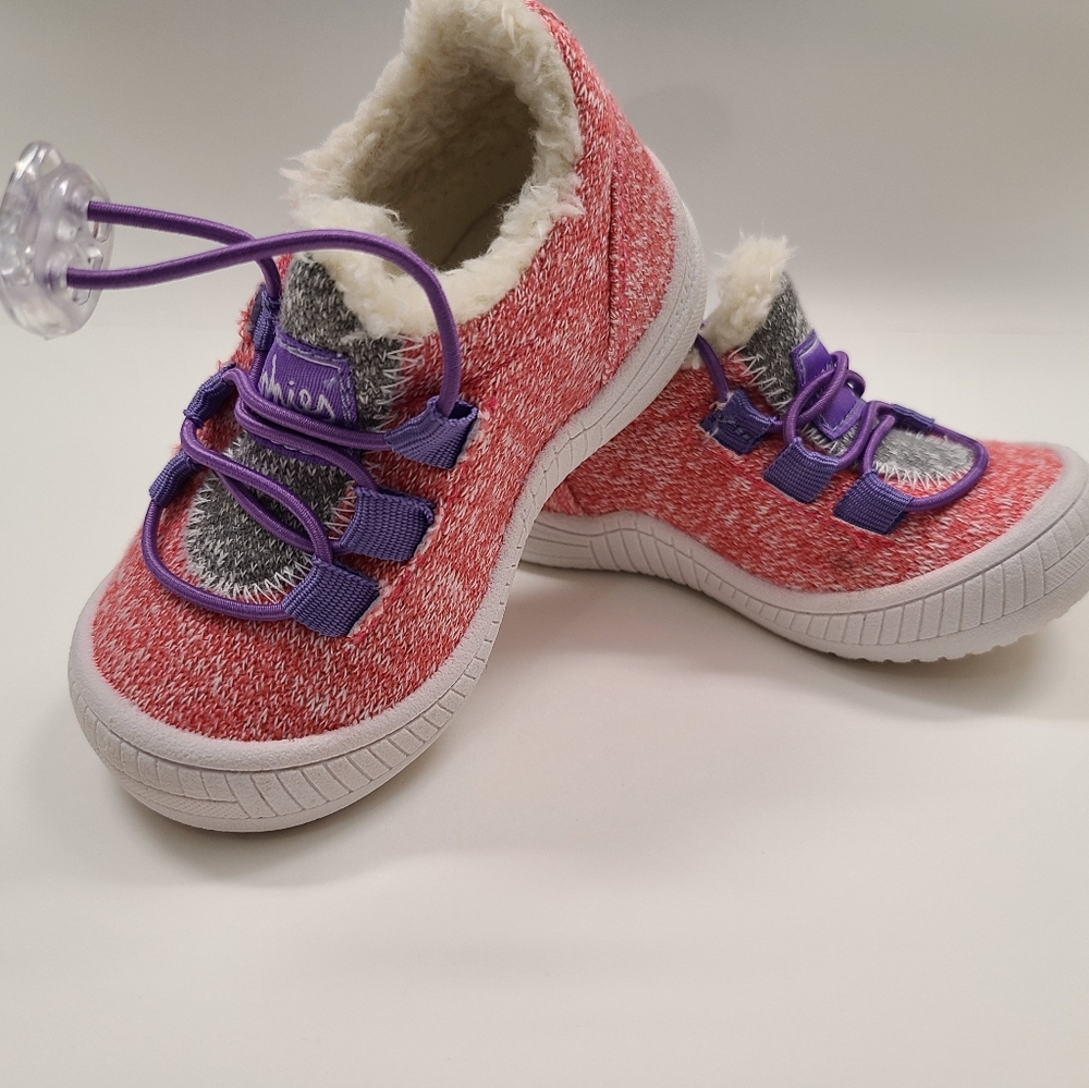 Oomphies toddler shoes size 6